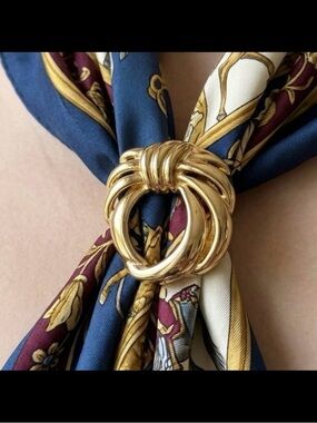Vintage Gold Knot Scarf Ring | High Polish Scarf Clip Cinch